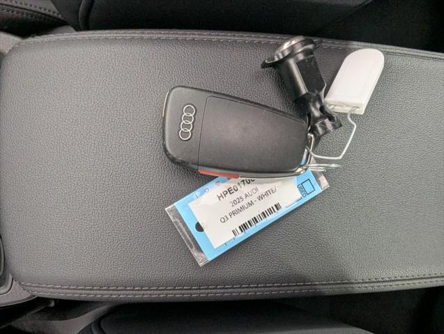2025 Audi Q3 Premium 45 TFSI S line quattro Tiptronic