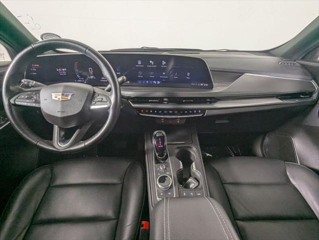 2024 Cadillac XT4 FWD Premium Luxury