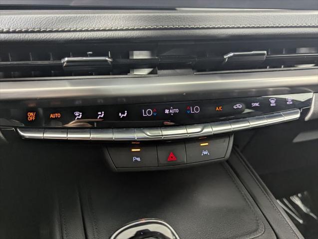 2024 Cadillac XT4 FWD Premium Luxury