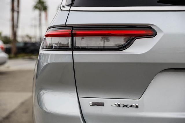 2023 Jeep Grand Cherokee L Laredo 4x4