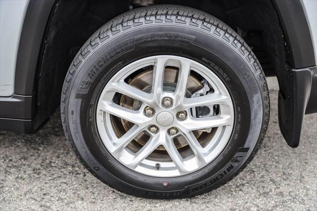 2023 Jeep Grand Cherokee L Laredo 4x4