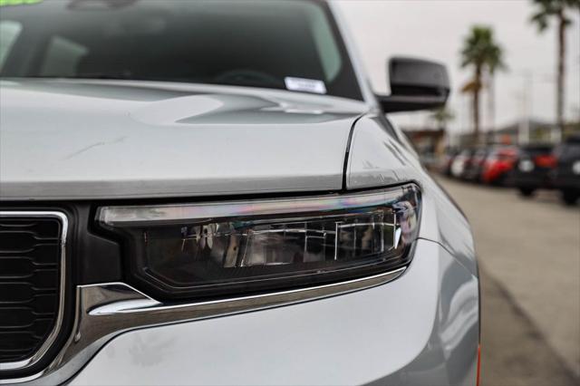 2023 Jeep Grand Cherokee L Laredo 4x4