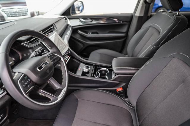 2023 Jeep Grand Cherokee L Laredo 4x4