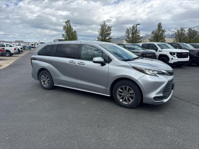 2021 Toyota Sienna LE