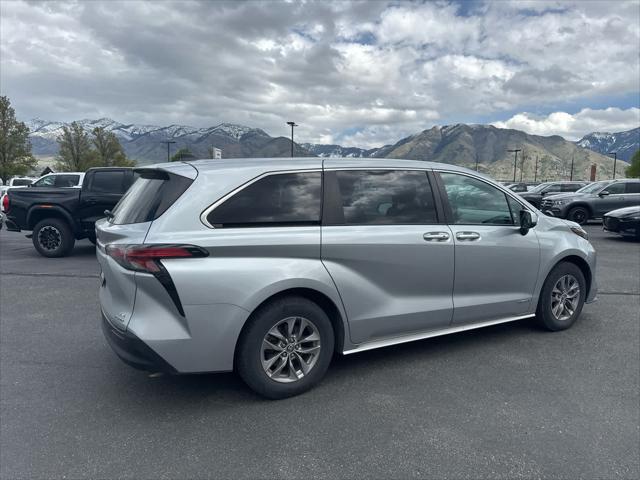 2021 Toyota Sienna LE