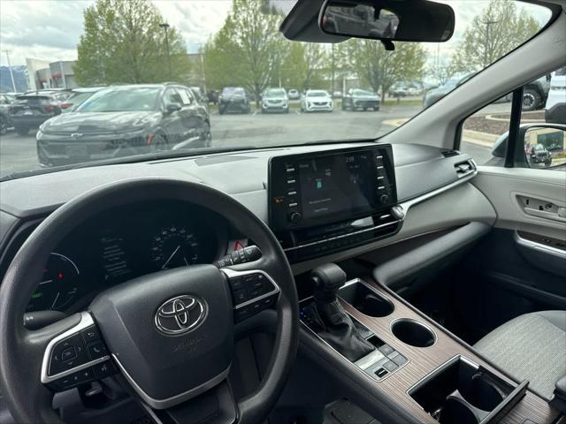 2021 Toyota Sienna LE