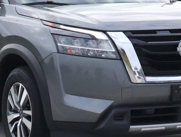 2024 Nissan Pathfinder SL FWD