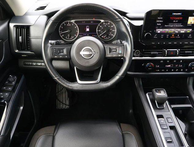 2024 Nissan Pathfinder SL FWD
