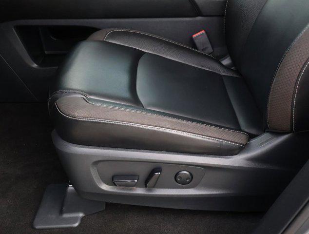 2024 Nissan Pathfinder SL FWD