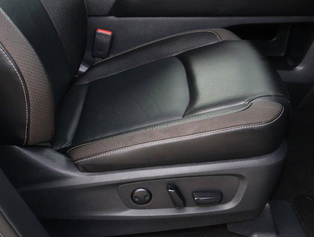 2024 Nissan Pathfinder SL FWD
