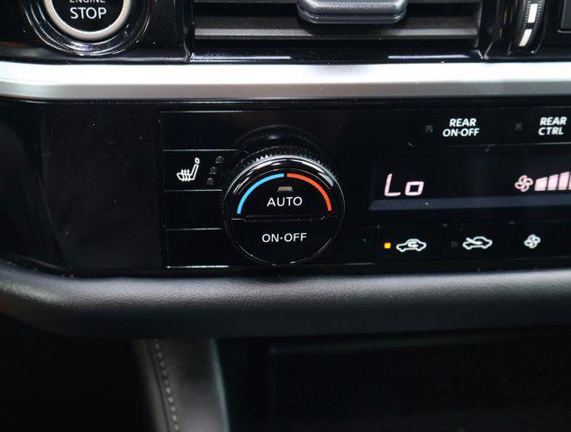 2024 Nissan Pathfinder SL FWD