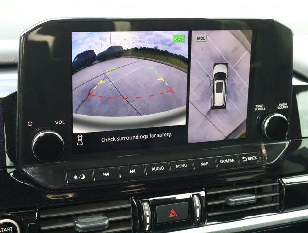 2024 Nissan Pathfinder SL FWD