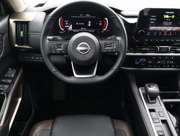 2025 Nissan Pathfinder Platinum FWD