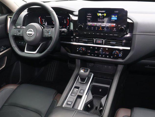 2025 Nissan Pathfinder Platinum FWD
