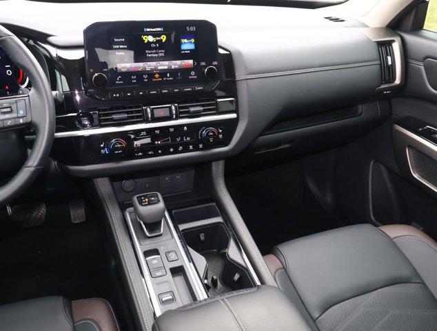2025 Nissan Pathfinder Platinum FWD