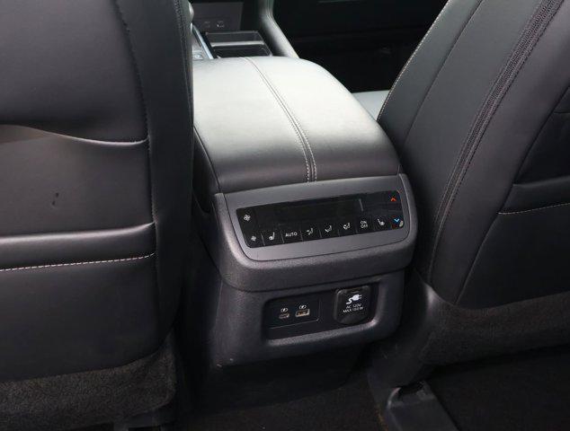 2025 Nissan Pathfinder Platinum FWD