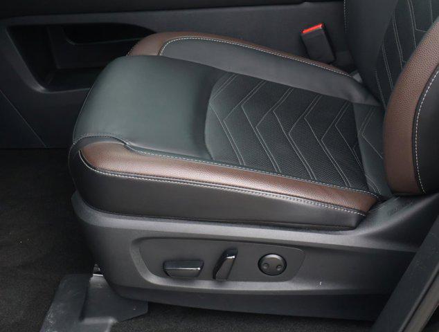 2025 Nissan Pathfinder Platinum FWD