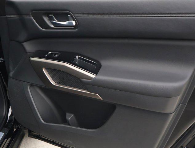 2025 Nissan Pathfinder Platinum FWD
