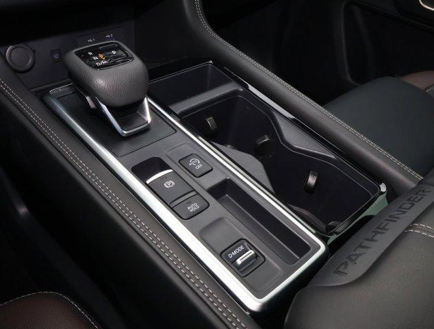 2025 Nissan Pathfinder Platinum FWD