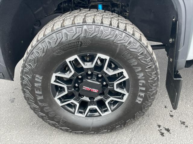 2025 GMC Sierra 2500HD Crew Cab, Standard Bed, AT4X, 4WD