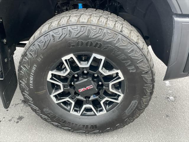 2025 GMC Sierra 2500HD Crew Cab, Standard Bed, AT4X, 4WD