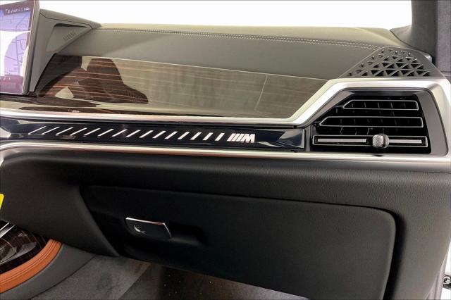 2027 BMW X7 M60i