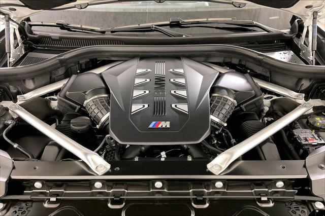2027 BMW X7 M60i