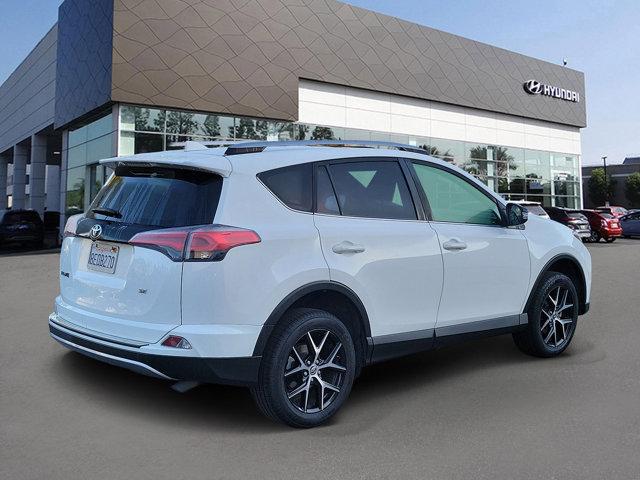 2018 Toyota RAV4 SE