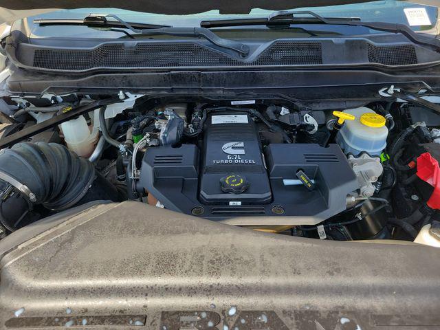 2020 Ram 3500 Laramie Crew Cab 4x4 8' Box
