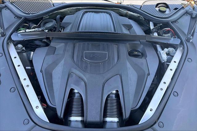 2025 Porsche Panamera 4