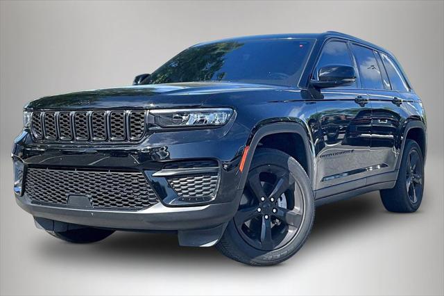 2022 Jeep Grand Cherokee Altitude 4x2