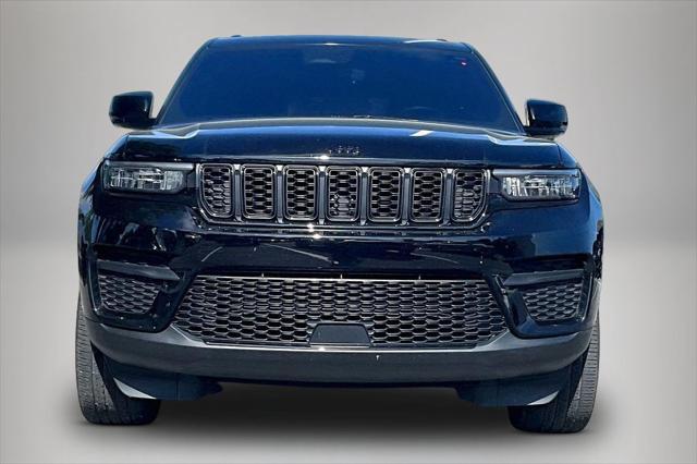 2022 Jeep Grand Cherokee Altitude 4x2