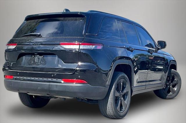 2022 Jeep Grand Cherokee Altitude 4x2