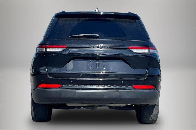 2022 Jeep Grand Cherokee Altitude 4x2