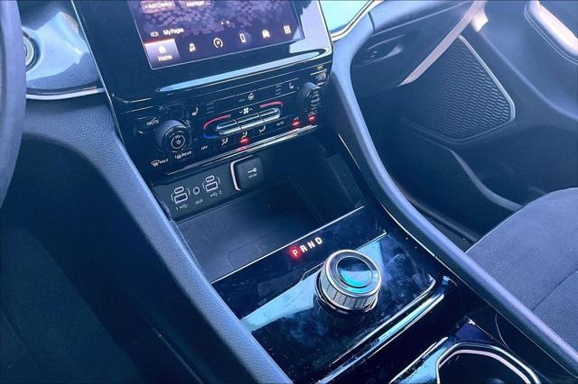 2022 Jeep Grand Cherokee Altitude 4x2