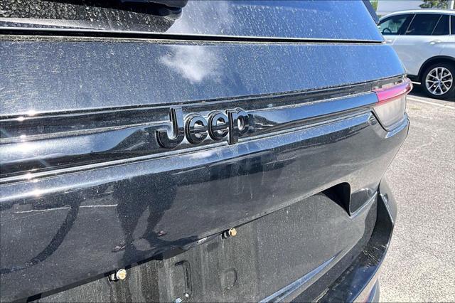 2022 Jeep Grand Cherokee Altitude 4x2