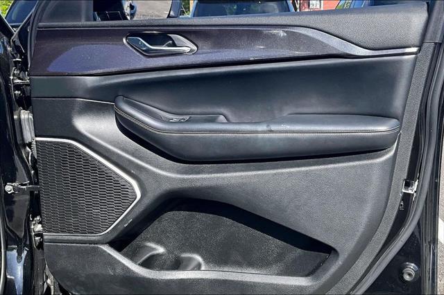 2022 Jeep Grand Cherokee Altitude 4x2