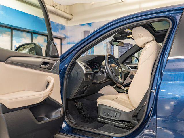 2025 BMW X4 xDrive30i