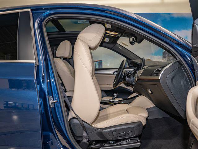 2025 BMW X4 xDrive30i