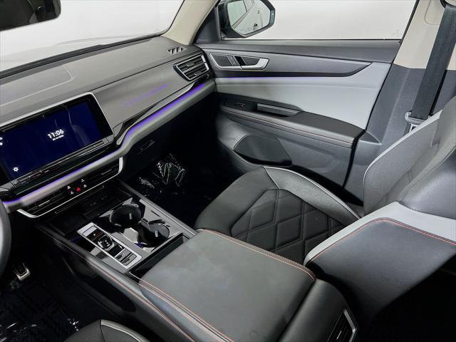 2024 Volkswagen Atlas 2.0T Peak Edition SE w/Technology
