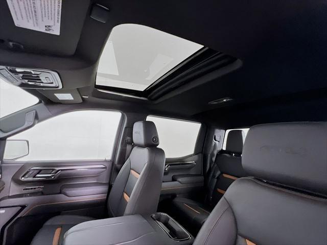 2025 GMC Sierra 1500 4WD Crew Cab Short Box AT4