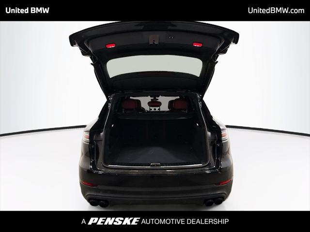 2022 Porsche Cayenne Base