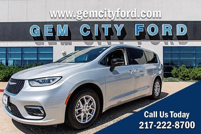 2024 Chrysler Pacifica Touring L for sale in Quincy, IL