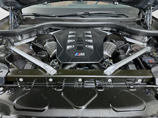 2024 BMW X7 M60i