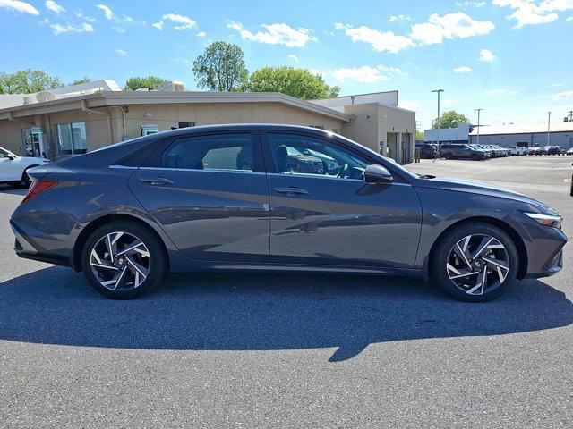 2025 Hyundai Elantra Hybrid Limited