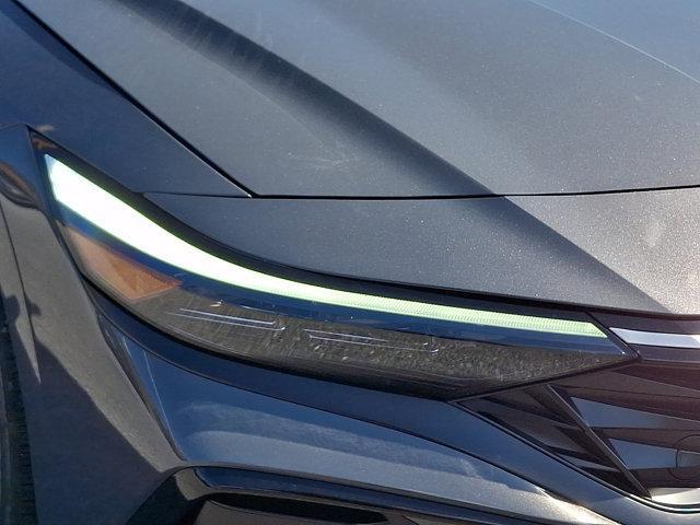 2025 Hyundai Elantra Hybrid Limited