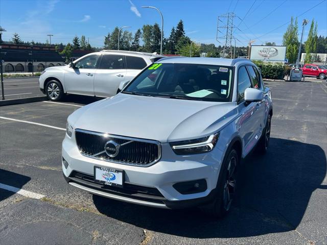 2021 Volvo XC40 T5 Momentum