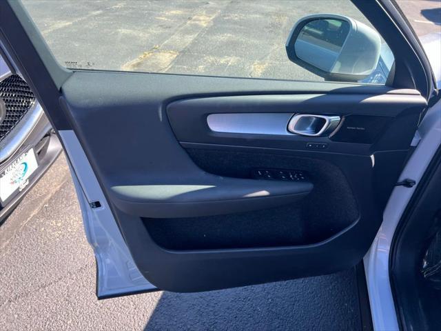 2021 Volvo XC40 T5 Momentum