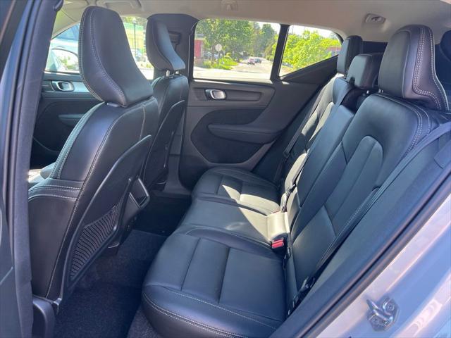 2021 Volvo XC40 T5 Momentum