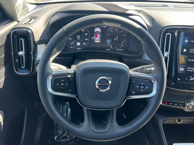 2021 Volvo XC40 T5 Momentum